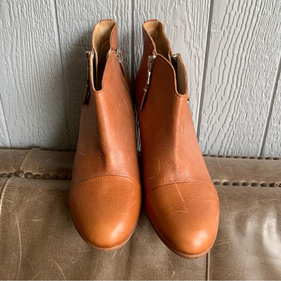 Rag and bone Margot side zip ankle boots in the color tan - Picture 3 of 9